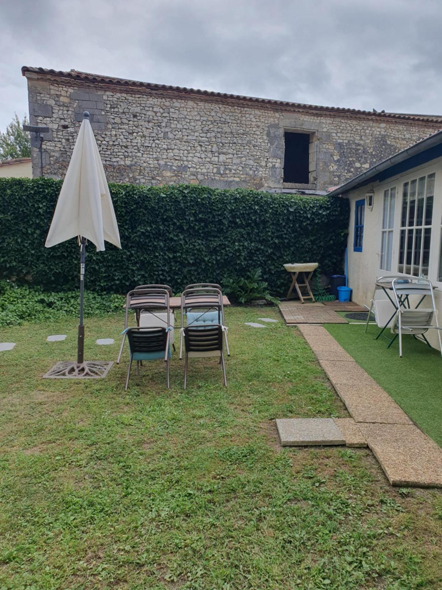 La Maison De Jeanne Lesparre-Médoc Exteriér fotografie